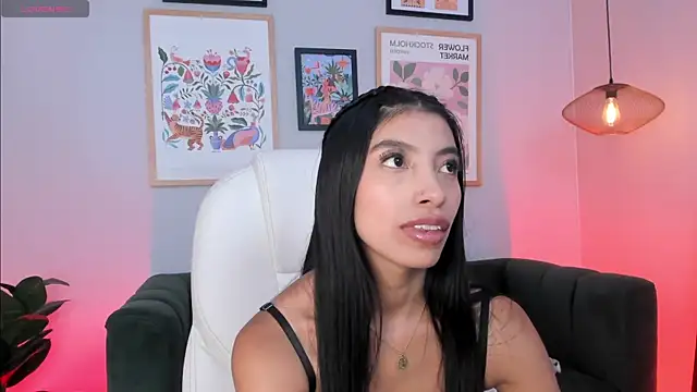 Tiffany_Low webcam