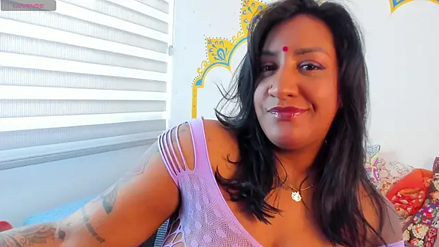 LadyNahir webcam