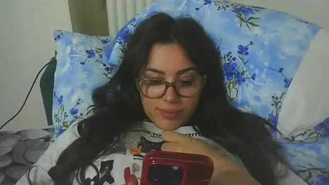 LovelyJulliette webcam