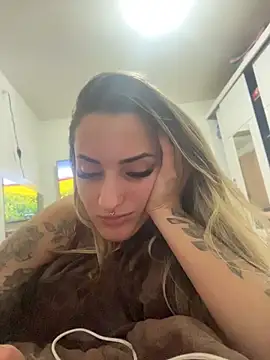 hotskinny1 webcam
