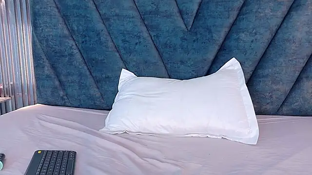 Blue_MoonXXX webcam