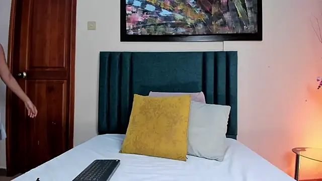 FreyaCameron webcam
