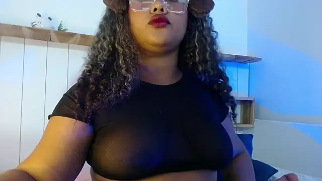 Alianna_Gold webcam