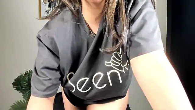 TANIYA8651 webcam
