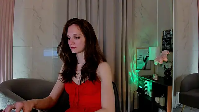 MirandaGlow webcam