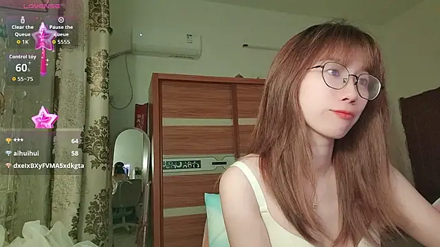 Lili_666 webcam