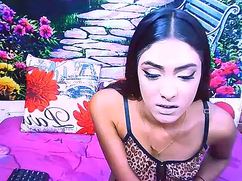 IndianPretty14u2Luv webcam