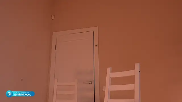 Miablueye live sex cam