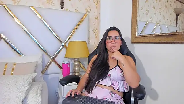 sussyfoxxx - SussyFoxxx's free webcam - UK Sex Cams