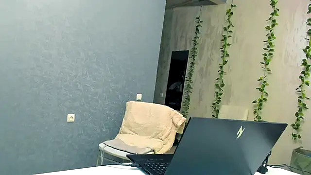 Yesss_Lilith webcam
