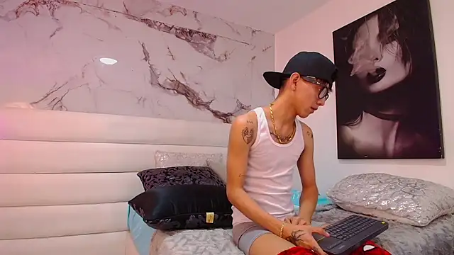Marcus_and_Tony webcam