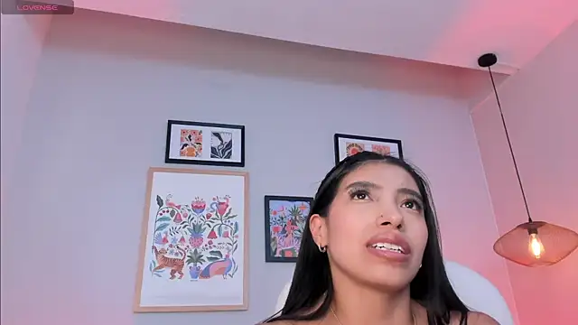 Tiffany_Low webcam