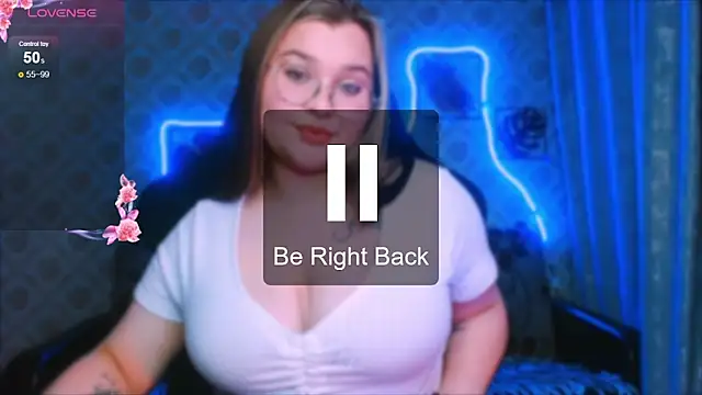 InLoveWithLife26 webcam