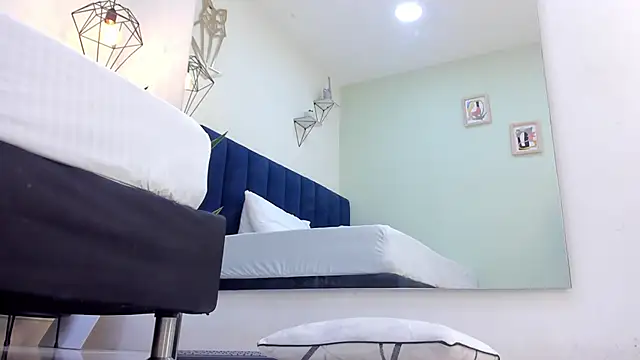 sophieturner_mg webcam