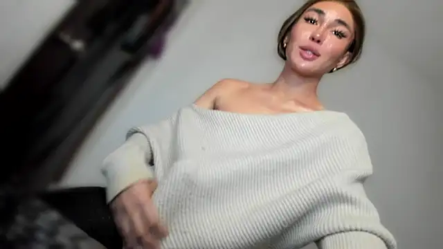 MistressNextDoor_ webcam