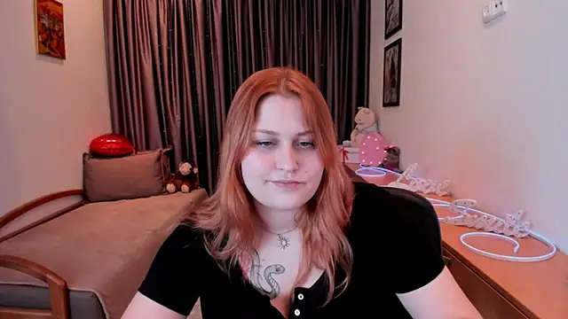 NoraLiin webcam