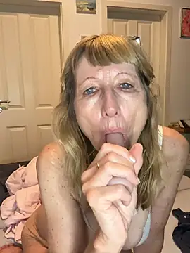 MatureKim webcam