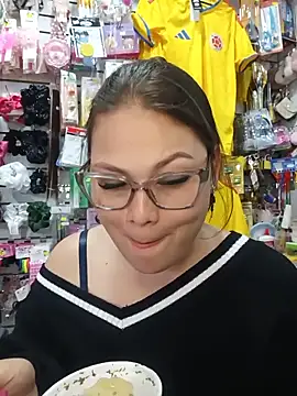 Vale_Saenzz webcam