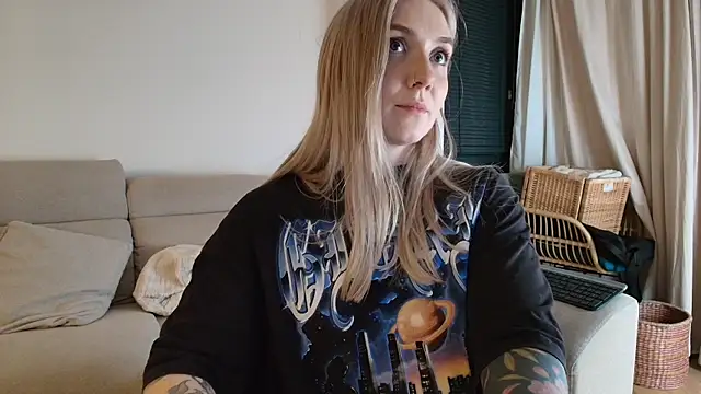 tattoobbgirl - Tattoobbgirl's free webcam - UK Sex Cams