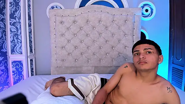 Ryan_and_mia__ webcam