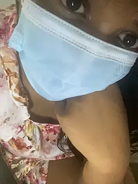 Kushiee_Live webcam