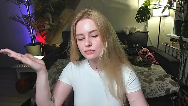 Alexa_Pirs webcam