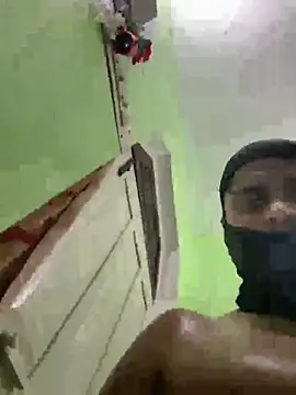 MaskkTits webcam