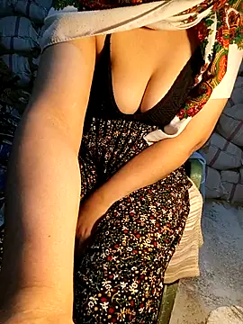 Melekyaraksever2545