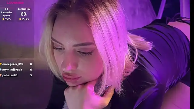 mari_grey webcam