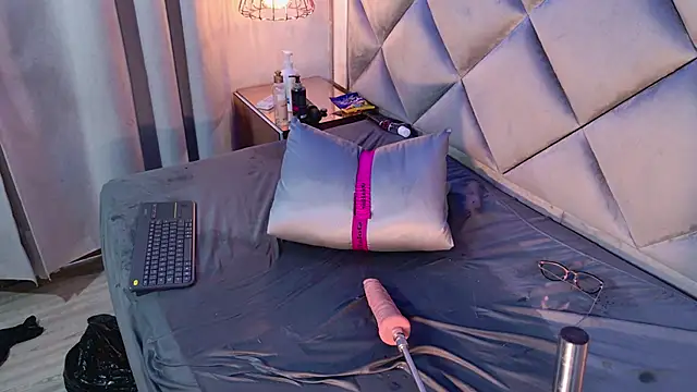 crystal_gilton webcam