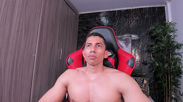 Erik_castle webcam