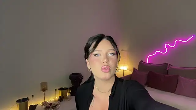 mistress_of_hearts webcam