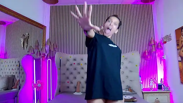 PlayfulShow webcam