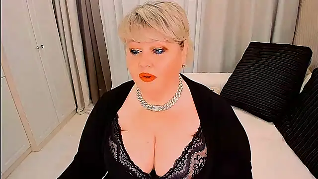 BIGTITSBBW webcam