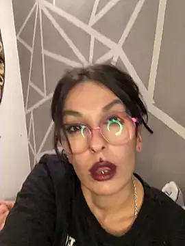 Piggiteablacktea webcam