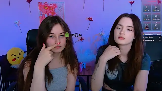 liana_kisses webcam