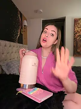 Alirawrz's live cam