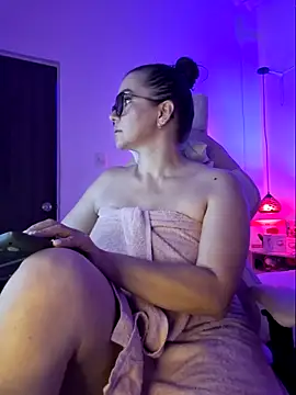 MariaPau_83 webcam