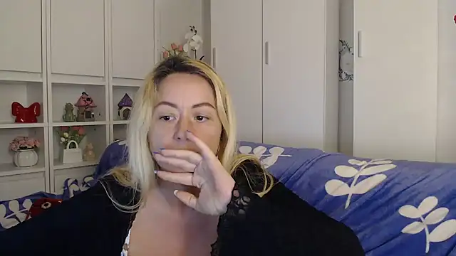 _karolynesyera_ webcam