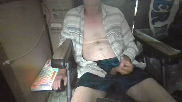 Lovyourpuss webcam
