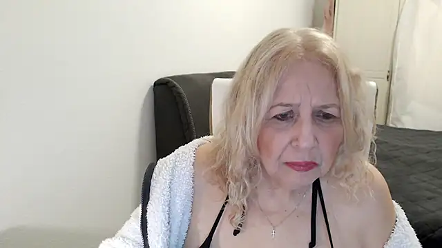 SusiLifeXXX webcam