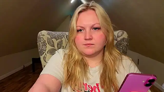 PhatAssBlond webcam