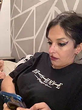 Piggiteablacktea webcam