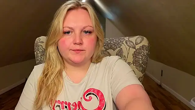 PhatAssBlond webcam