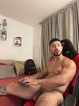 ezzio_scolaro - Ezzio_Scolaro's free webcam - UK Sex Cams