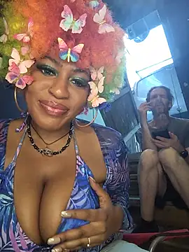 amazonianmistress - AmazonianMistress's free webcam - UK Sex Cams