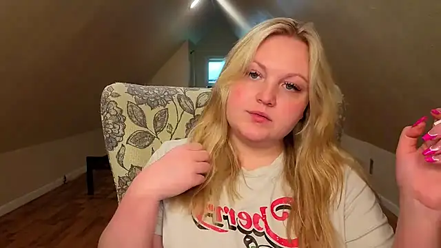 PhatAssBlond webcam