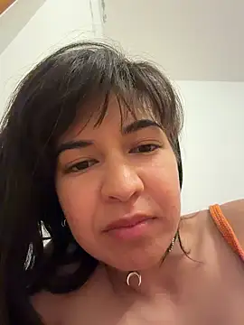  BitchyBratxxx chat room