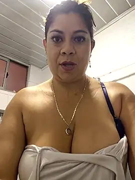 Laura-Hernandez webcam