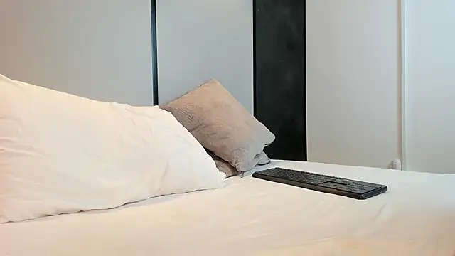 mia_collins96 webcam